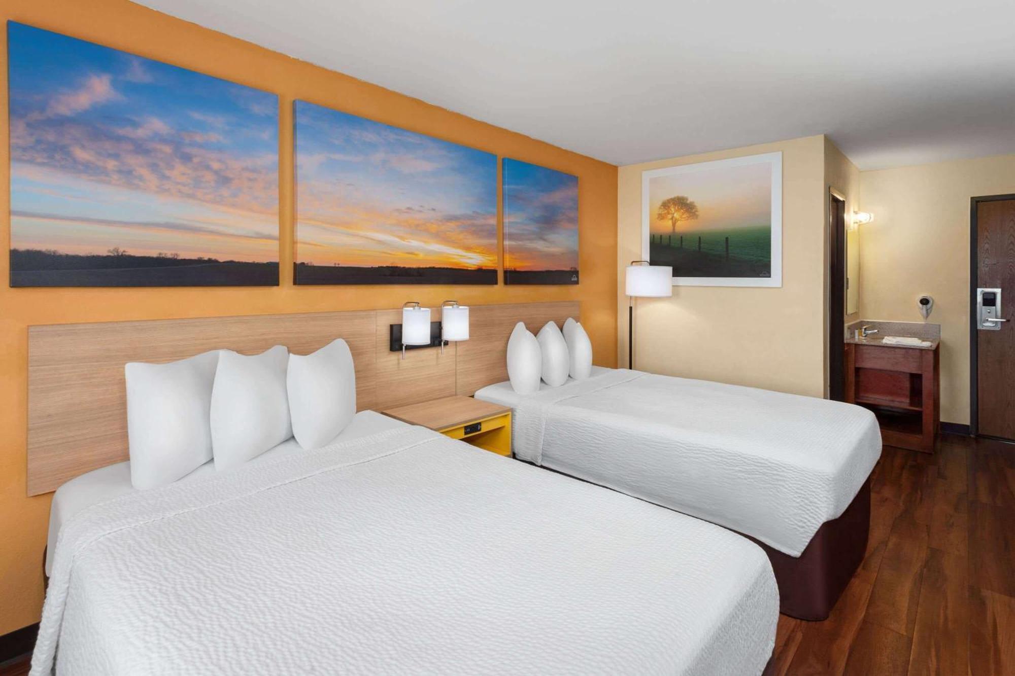 Days Inn By Wyndham Rockford I-90 Casino District Екстер'єр фото